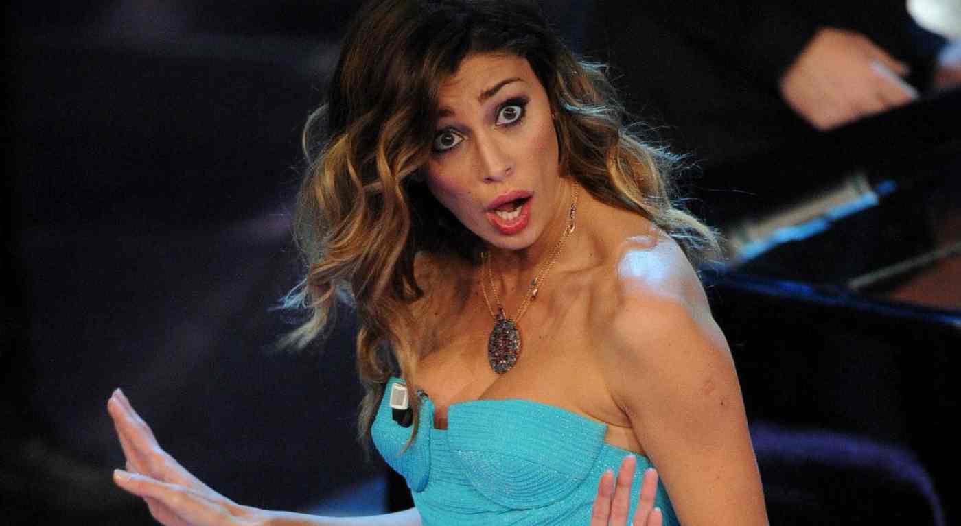 Belen blocca Stefano De Martino: la gara per la conquista di Sanremo 2024