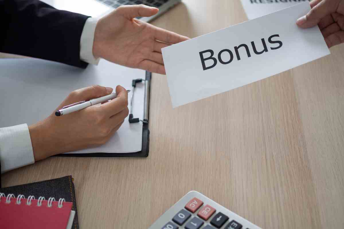 Bonus di 550 euro INPS a chi lavora part-time e stagionali: requisiti e come fare domanda 