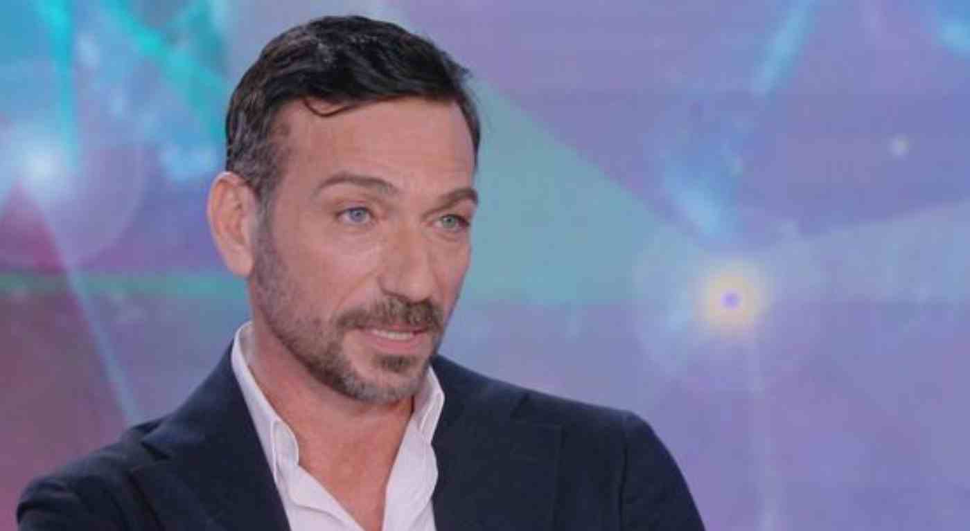 Costantino Vitagliano choc a Verissimo: "Ho una malattia rara e non c'è cura". Di cosa soffre l'ex tronista