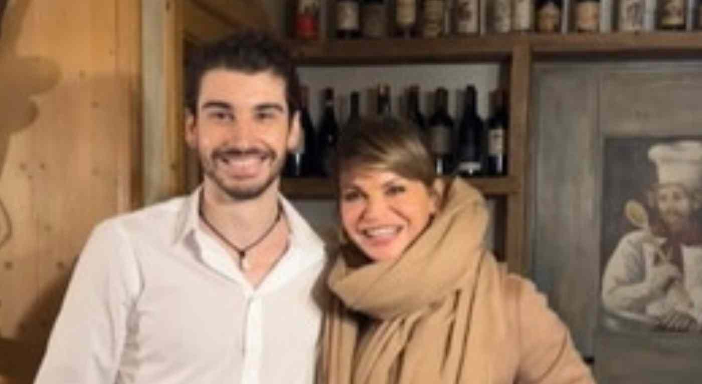 Alessandra Amoroso cacciata dal ristorante. Le parole choc del gestore: "Ti prego, ritorna" - FOTO e VIDEO