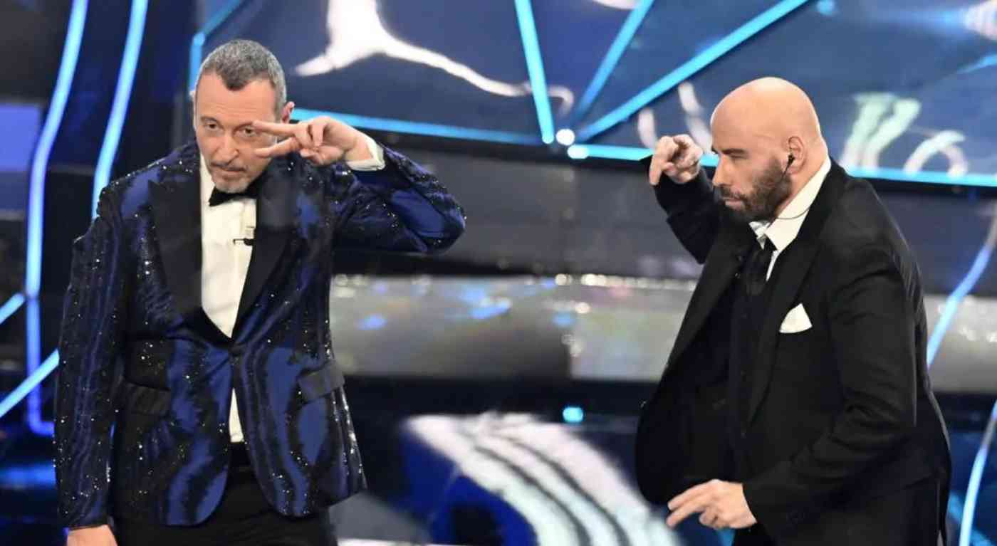 "Sapeva tutto". Amadeus svela che John Travolta era al corrente di tutto: "Non è un problema mio se non gli è piaciuto"