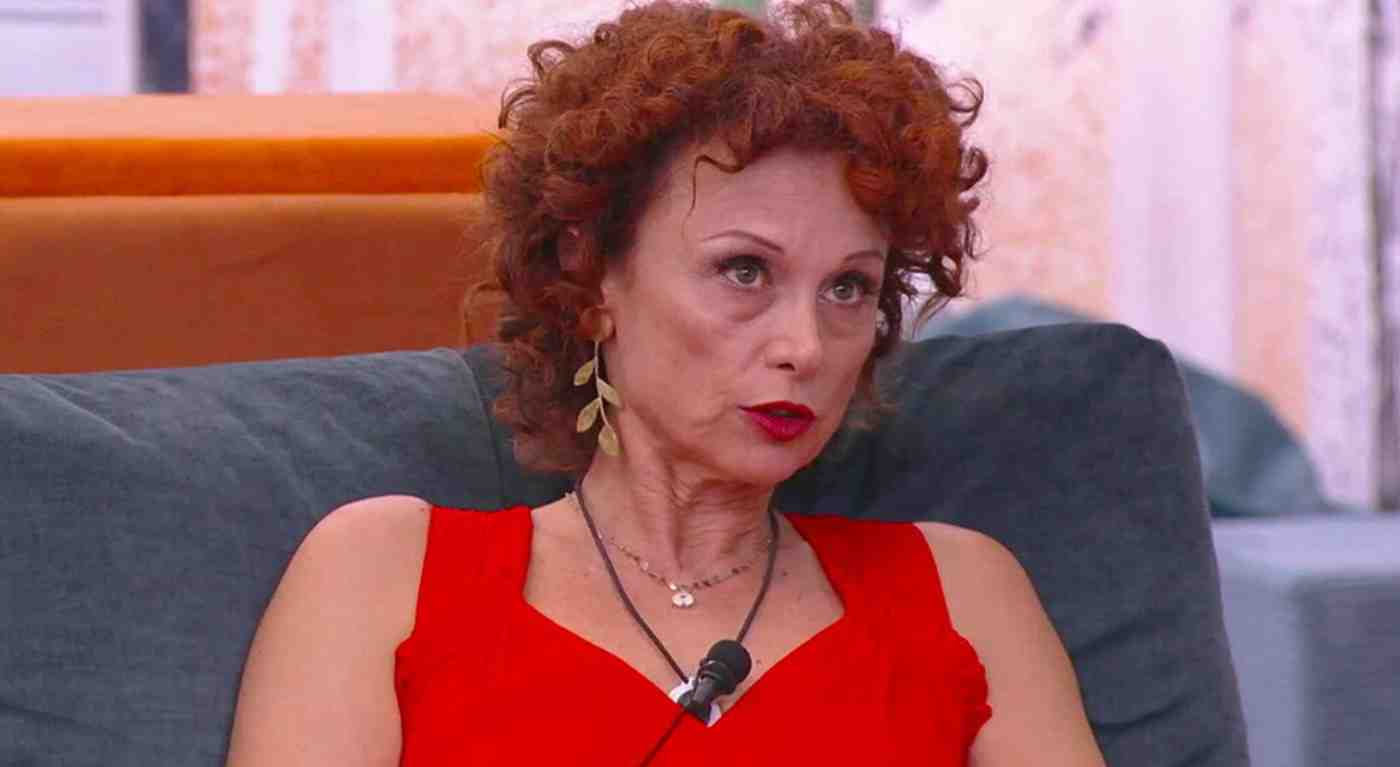 "È contro i napoletani". Tutti contro Beatrice al GF: dopo Cesara Buonamici anche Perla e Massimiliano