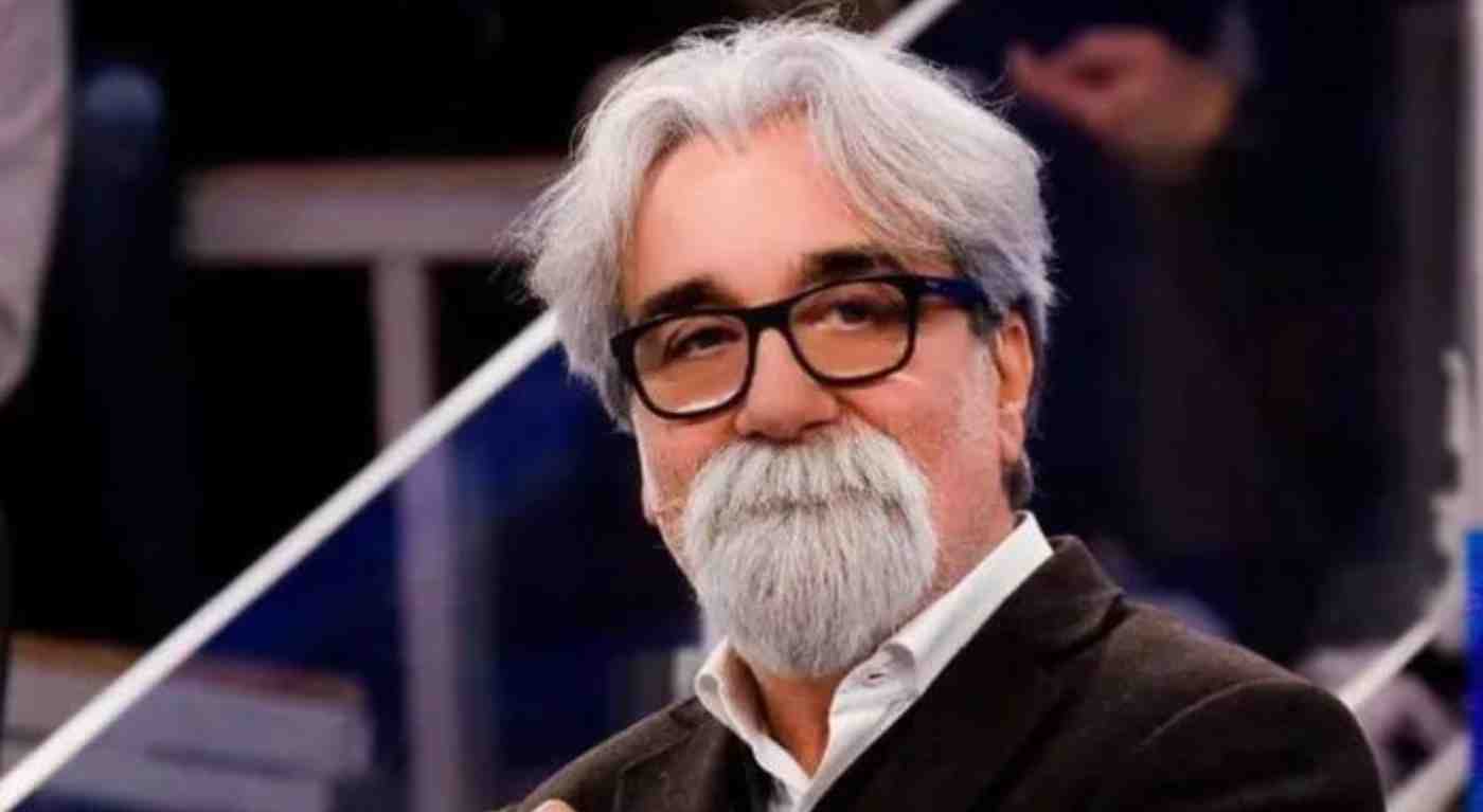 Sanremo 2024: Beppe Vessicchio lancia la bomba e denuncia gli stipendi da miseria degli orchestrali: "Che vergogna"