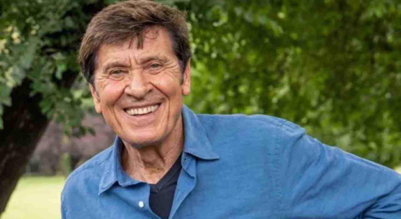 Gianni Morandi, la foto sui social che sta facendo discutere: "La mia faccia..." - Cos'è successo al cantante