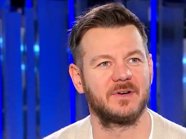 Alessandro Cattelan, sarà lui a condurre il famoso programma?: "Se mi chiamano ho già la risposta"