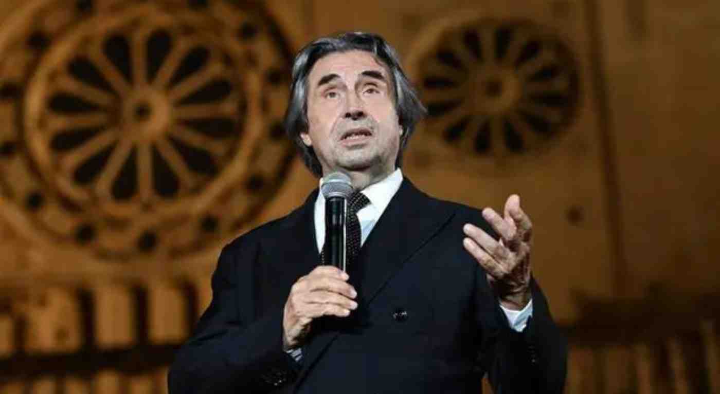 Riccardo Muti critica il Governo Meloni: "L'orchestra riflette la società" - Poi si rimangia tutto