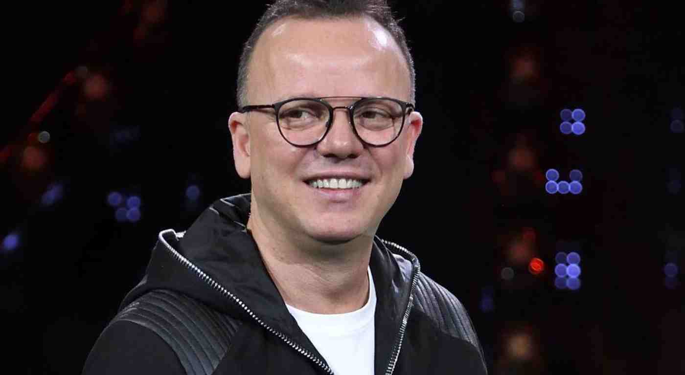 Gigi D'Alessio fa il concerto a Napoli ma manca qualcosa, pubblico furioso: "Siamo delusi"