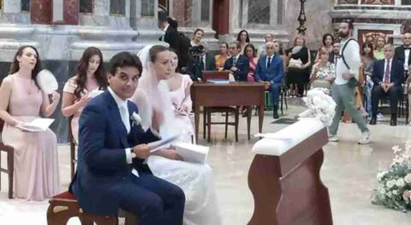 Matrimonio Vespa: non solo gli sposi, la famosissima invitata diventa la protagonista della giornata