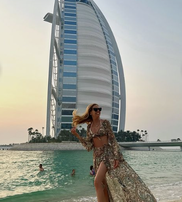 Federica Panicucci esplode dopo la vacanza: “Esclusi dall’aereo!” Scopri cosa è successo a Dubai