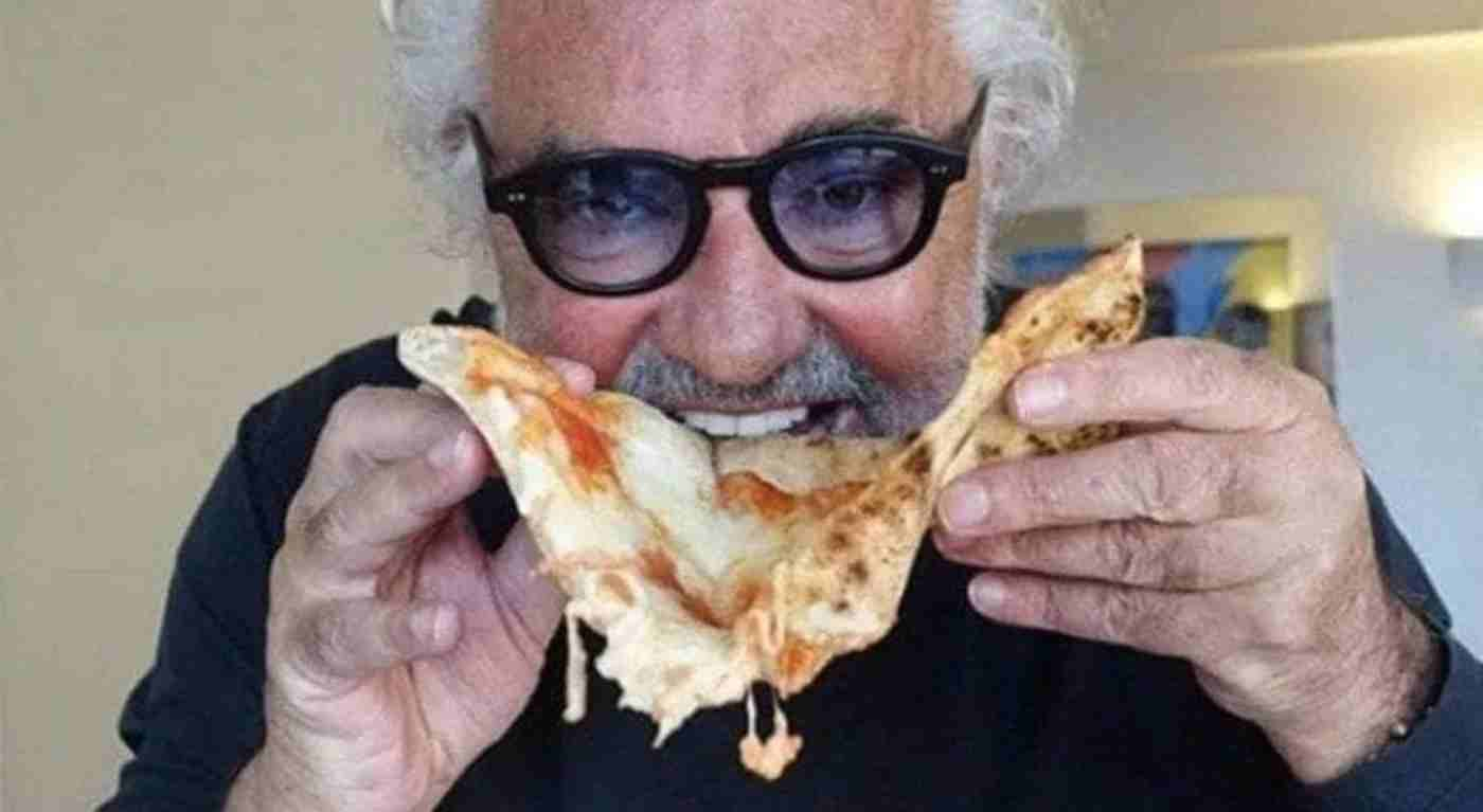 Briatore, shock e polemica: i prezzi della nuova pizzeria sono fuori da ogni logica