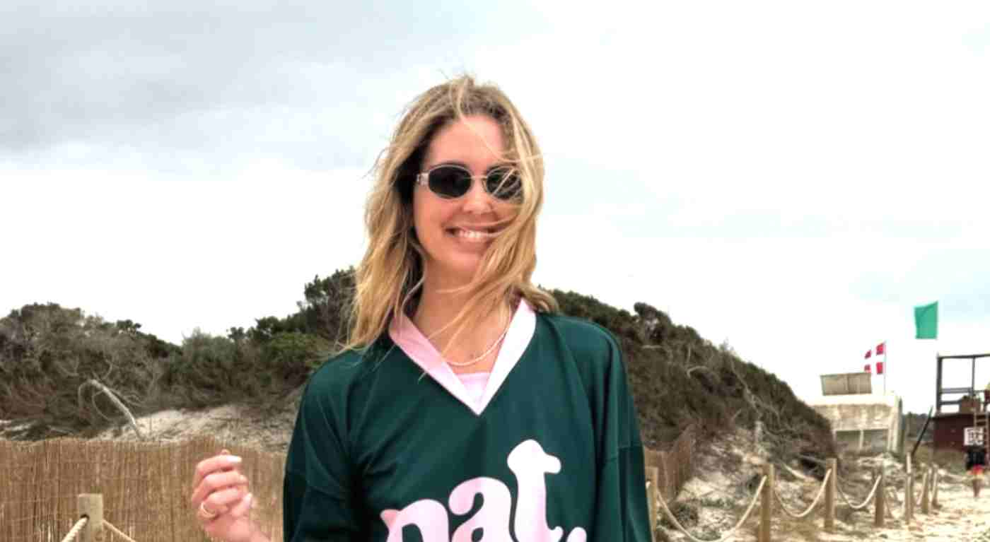 Chiara Ferragni si mostra al Naturale: ecco il suo nuovo look da vacanza | Capelli mossi e niente trucco