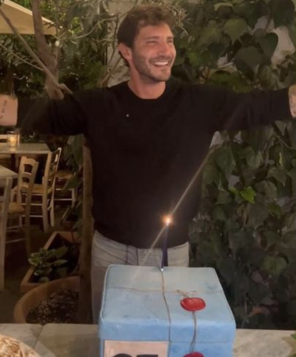 De Martino, compleanno