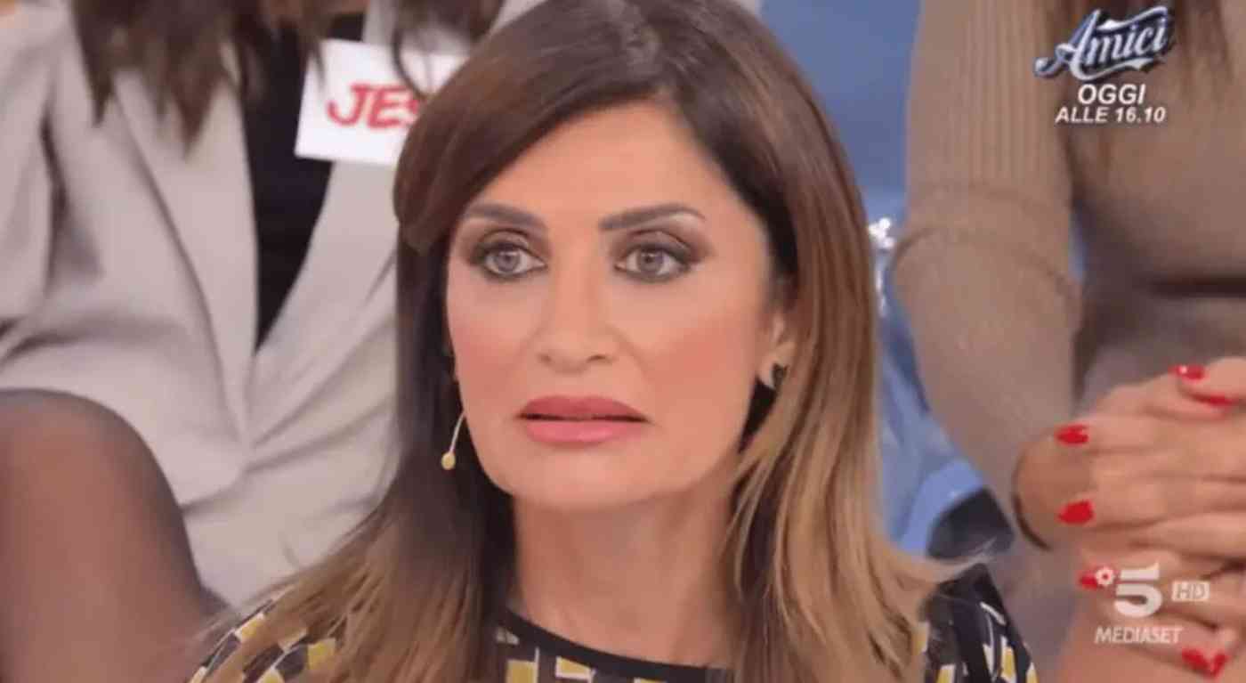 “Non sei più gradita” Barbara De Santi in lacrime: il messaggio la lascia senza parole