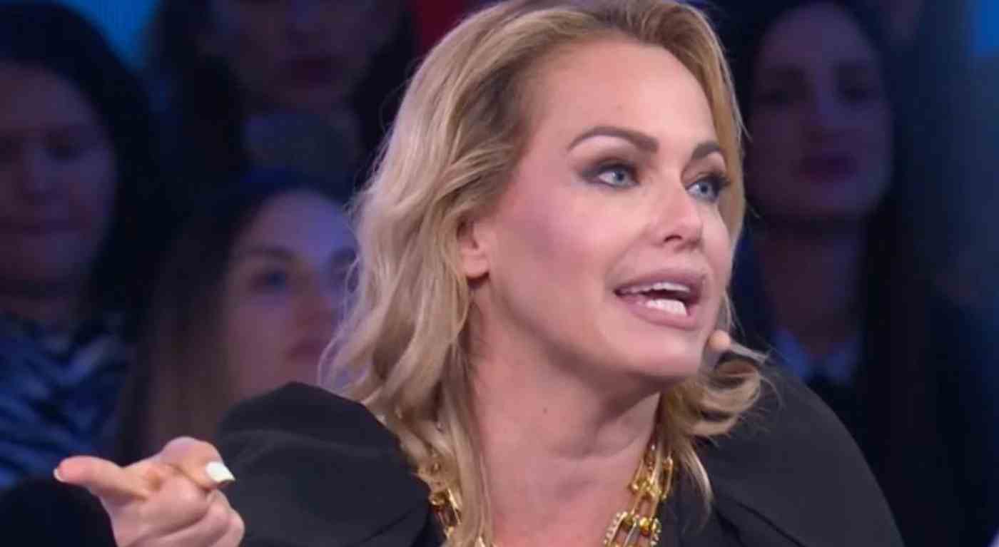 Milly Carlucci non nasconde il suo disappunto su Sonia Bruganelli