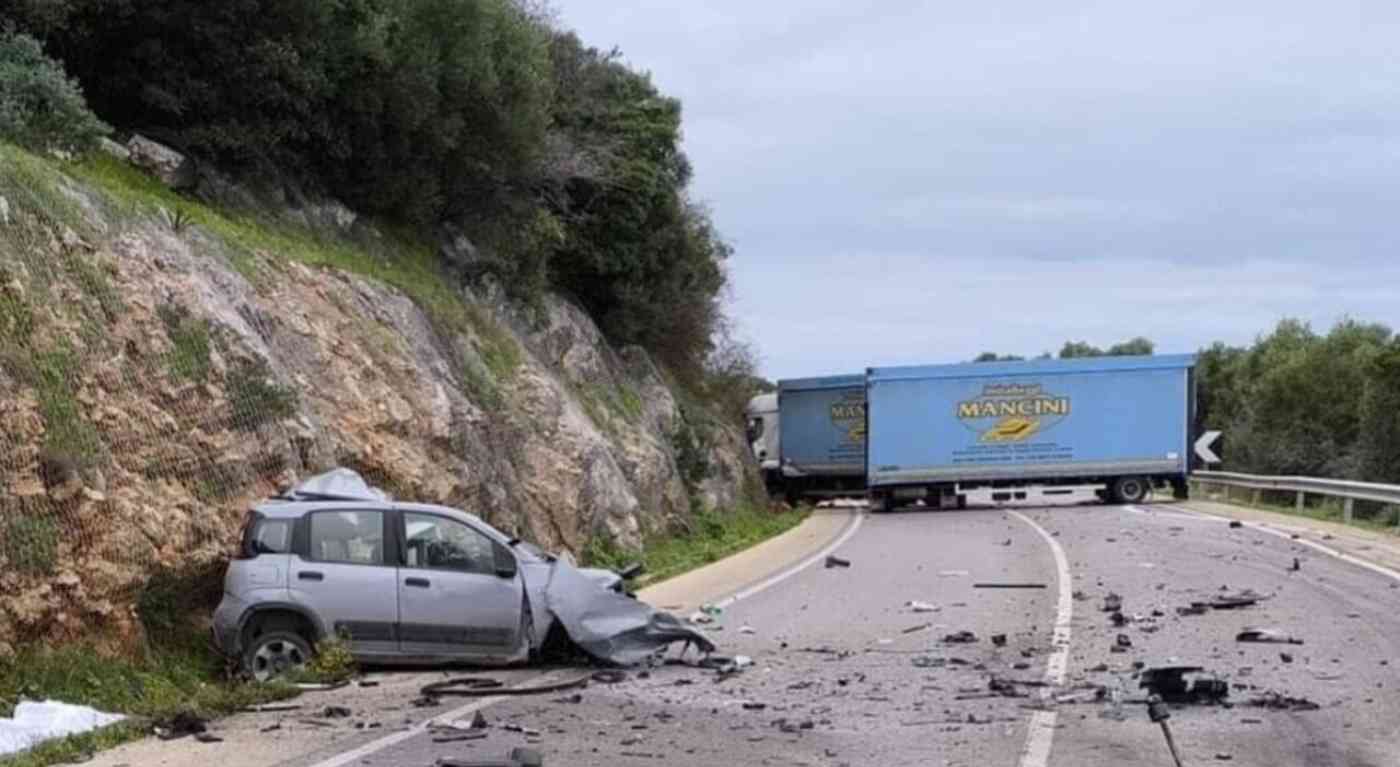 Tremendo scontro frontale a Foggia