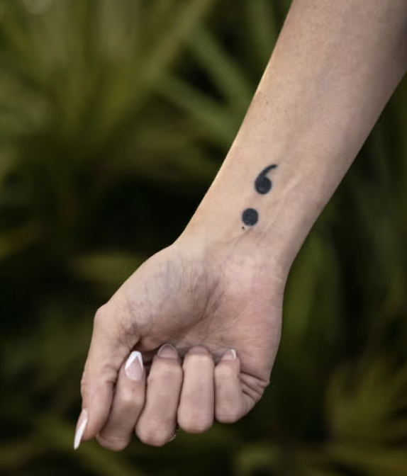 significato del tatuaggio con punto e virgola